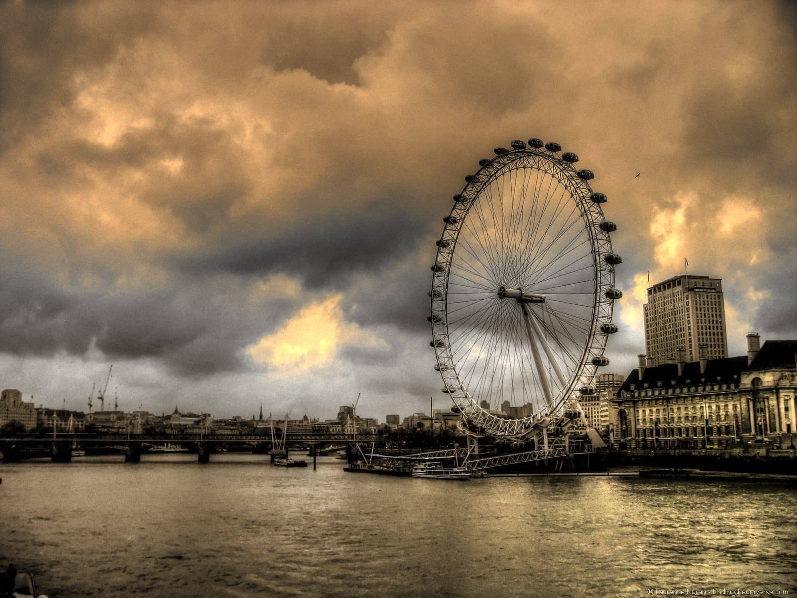 london eye crazy sky