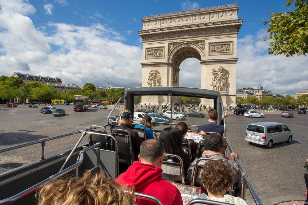 3 days in Paris - Paris Hop on Hop Off Bus_by_Laurence Norah-2