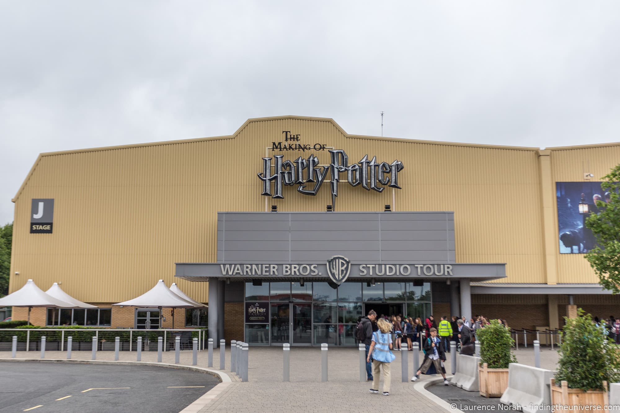 Visiting the Harry Potter Studio Tour London: Review, Tips and Guide!