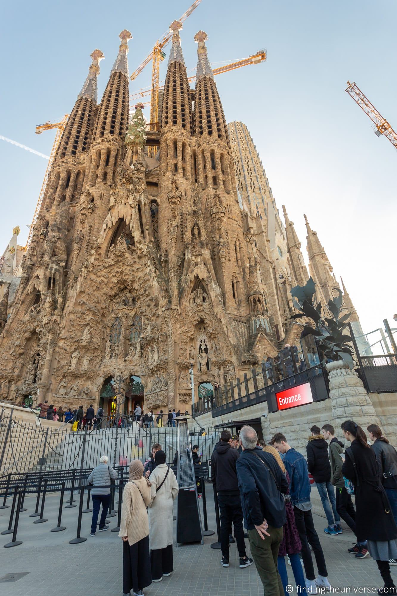 Sagrada Familia main entrance location